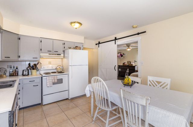 301 Garvey Avenue, Elsmere, KY 41018