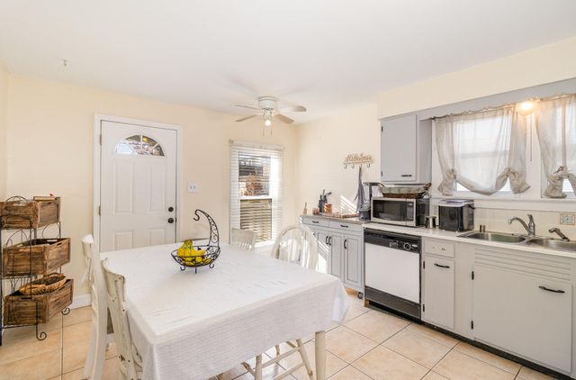 301 Garvey Avenue, Elsmere, KY 41018