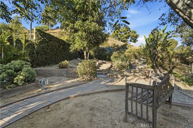 10772 Las Lunitas, Tujunga, CA 91042