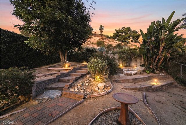 10772 Las Lunitas, Tujunga, CA 91042