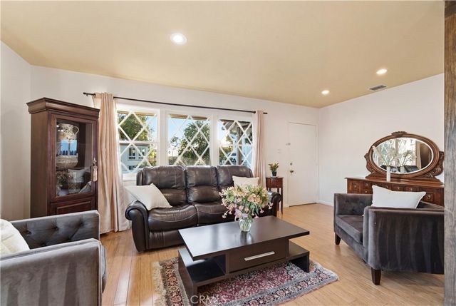 10772 Las Lunitas, Tujunga, CA 91042