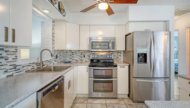1003 21ST AVENUE W, Palmetto, FL 34221