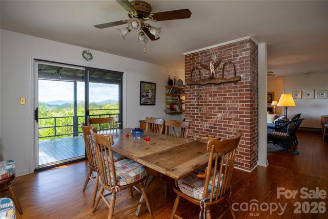 1412 N Bearwallow Road, Fletcher, NC 28732