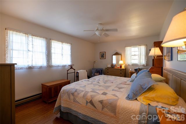 1412 N Bearwallow Road, Fletcher, NC 28732