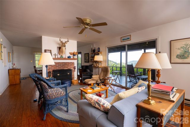 1412 N Bearwallow Road, Fletcher, NC 28732