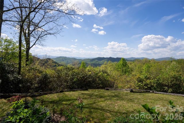 1412 N Bearwallow Road, Fletcher, NC 28732