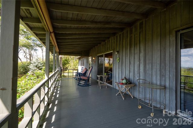 1412 N Bearwallow Road, Fletcher, NC 28732