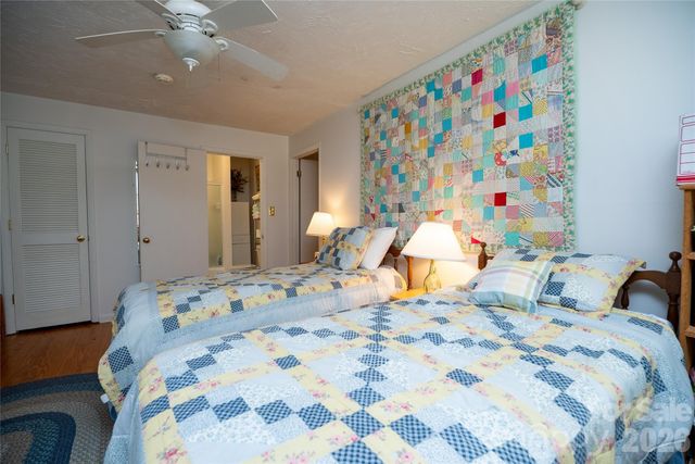 1412 N Bearwallow Road, Fletcher, NC 28732