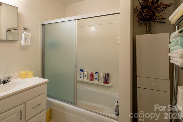 1412 N Bearwallow Road, Fletcher, NC 28732
