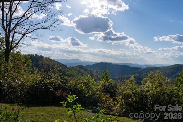1412 N Bearwallow Road, Fletcher, NC 28732