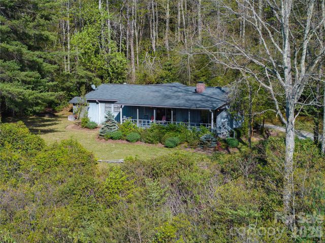1412 N Bearwallow Road, Fletcher, NC 28732