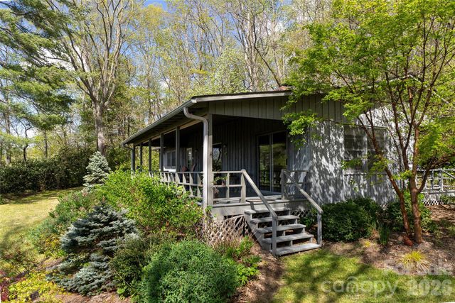 1412 N Bearwallow Road, Fletcher, NC 28732