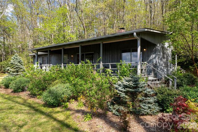 1412 N Bearwallow Road, Fletcher, NC 28732