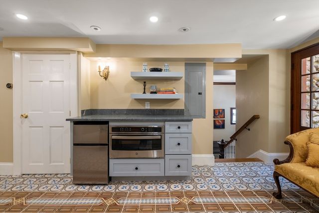 63 Crabtree Rd, Quincy, MA 02171