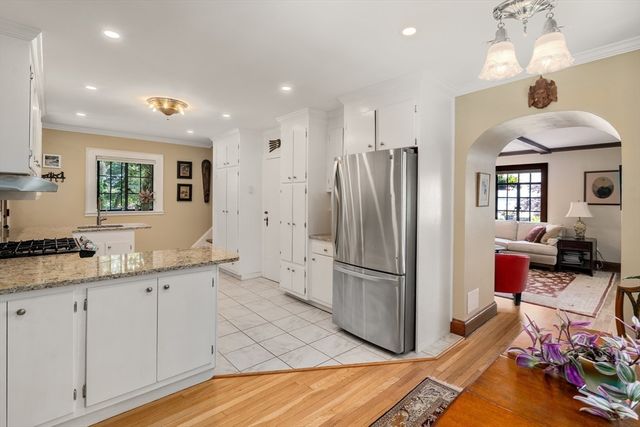 63 Crabtree Rd, Quincy, MA 02171