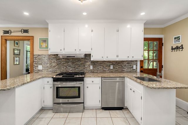 63 Crabtree Rd, Quincy, MA 02171
