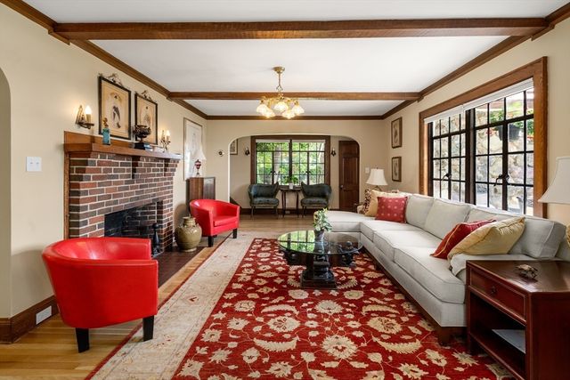 63 Crabtree Rd, Quincy, MA 02171