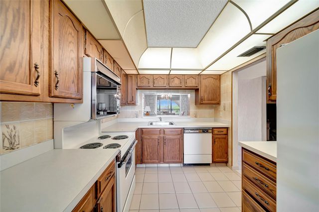 3521 Environ Blvd B509, Lauderhill, FL 33319