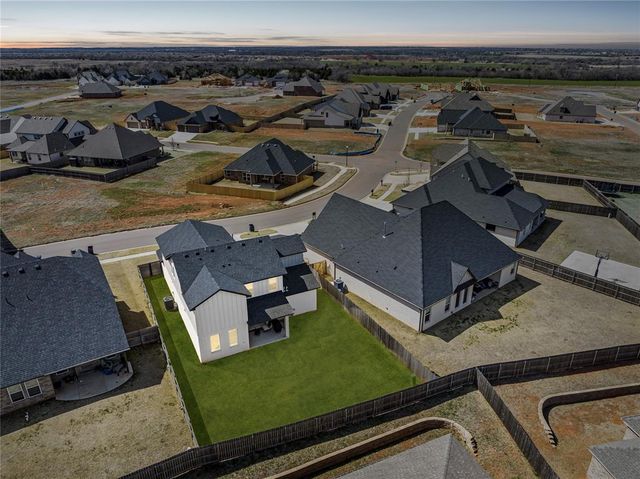 14608 Claxton Place, Yukon, OK 73099