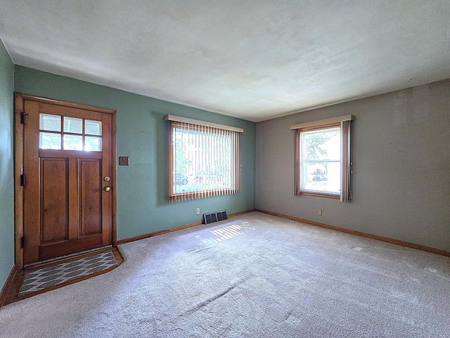 7330 W Potomac AVENUE, Milwaukee, WI 53216