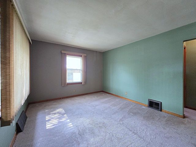 7330 W Potomac AVENUE, Milwaukee, WI 53216