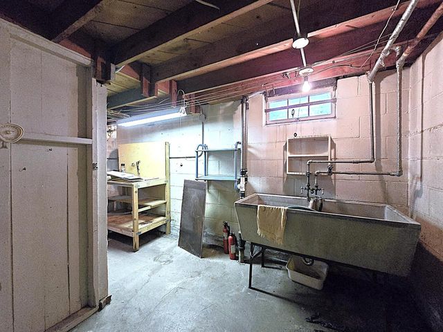 7330 W Potomac AVENUE, Milwaukee, WI 53216