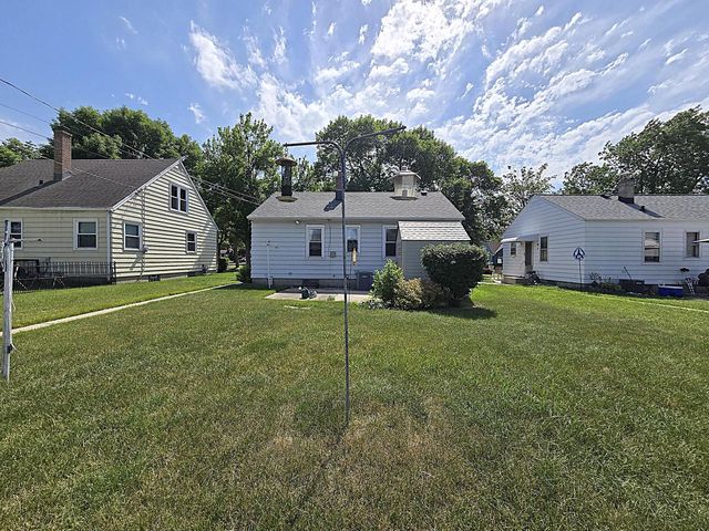 7330 W Potomac AVENUE, Milwaukee, WI 53216