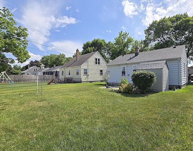7330 W Potomac AVENUE, Milwaukee, WI 53216