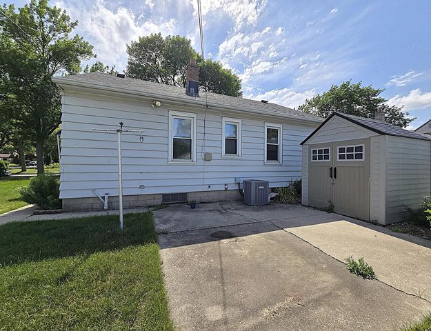 7330 W Potomac AVENUE, Milwaukee, WI 53216