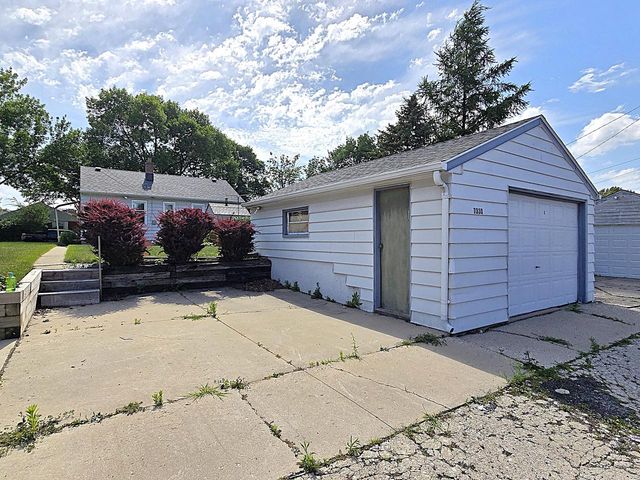 7330 W Potomac AVENUE, Milwaukee, WI 53216