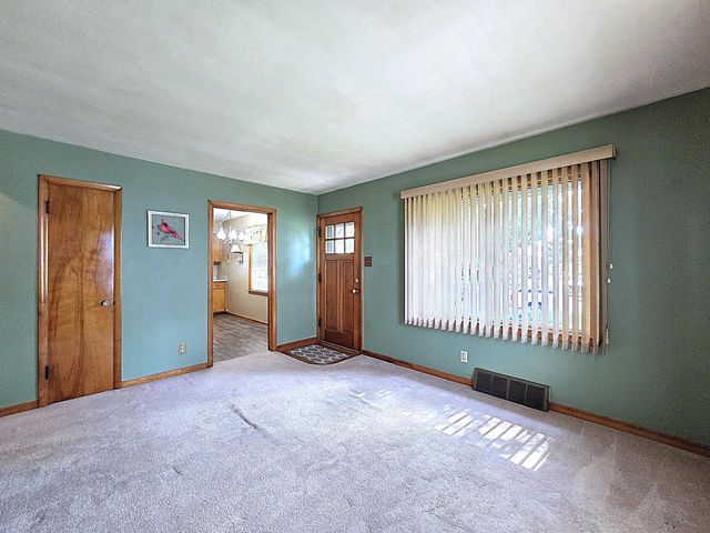 7330 W Potomac AVENUE, Milwaukee, WI 53216