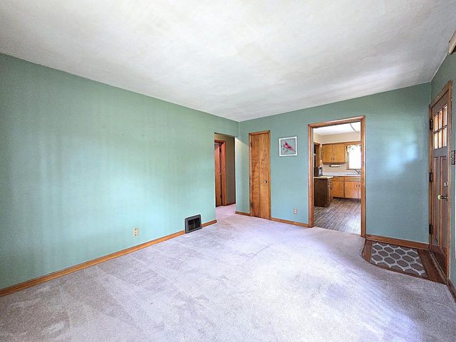 7330 W Potomac AVENUE, Milwaukee, WI 53216