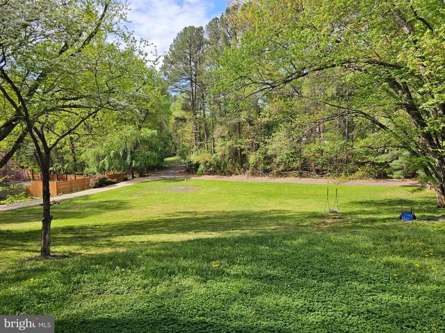 3059 FOX MILL RD, Oakton, VA 22124