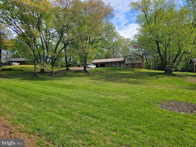 3059 FOX MILL RD, Oakton, VA 22124