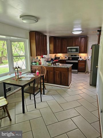 3059 FOX MILL RD, Oakton, VA 22124