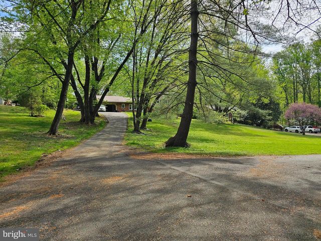 3059 FOX MILL RD, Oakton, VA 22124