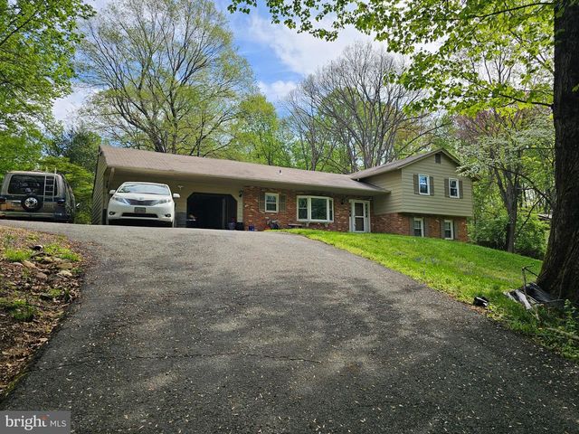 3059 FOX MILL RD, Oakton, VA 22124