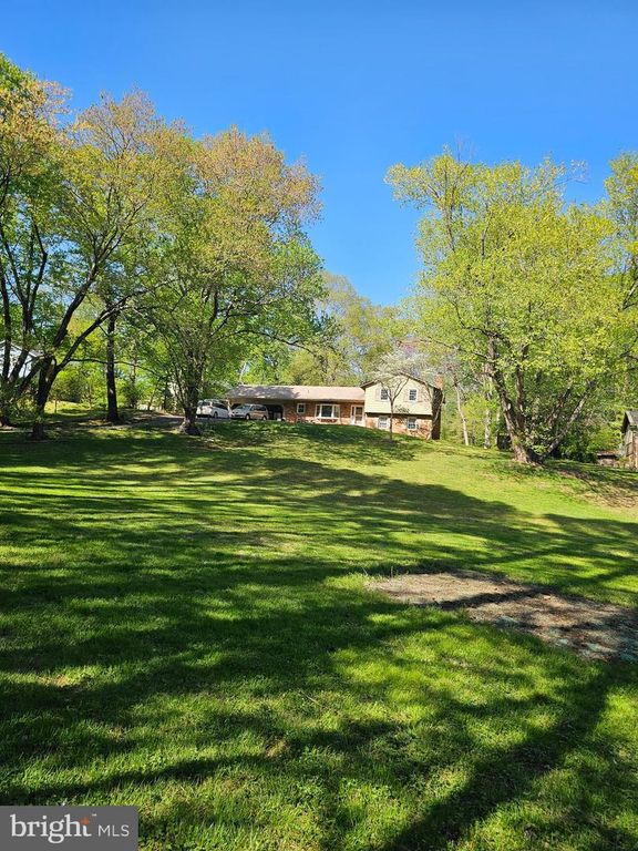 3059 FOX MILL RD, Oakton, VA 22124