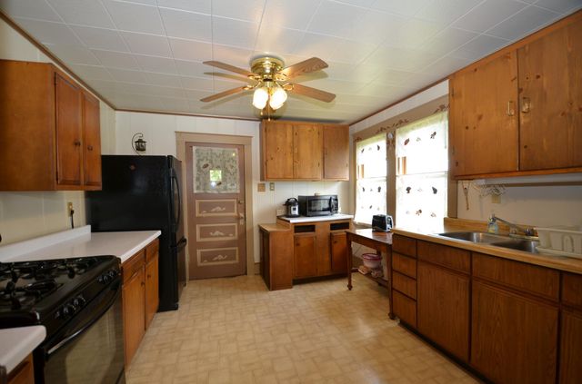 4011 W 9th Street, Duluth, MN 55807