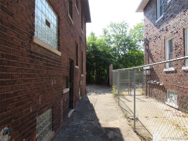 2971 W Buena Vista Street, Detroit, MI 48238