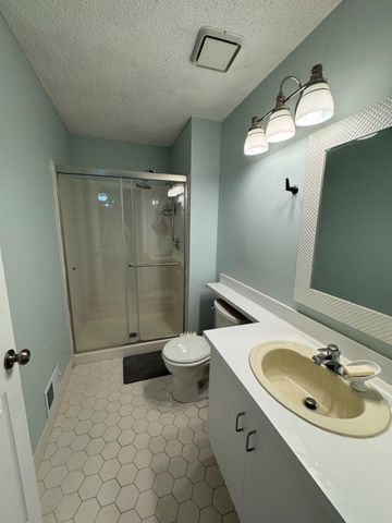 48 CHAMBERLIN CT, Lawrence Township, NJ 08648