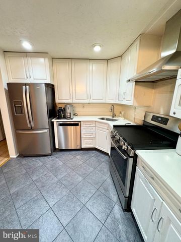 48 CHAMBERLIN CT, Lawrence Township, NJ 08648