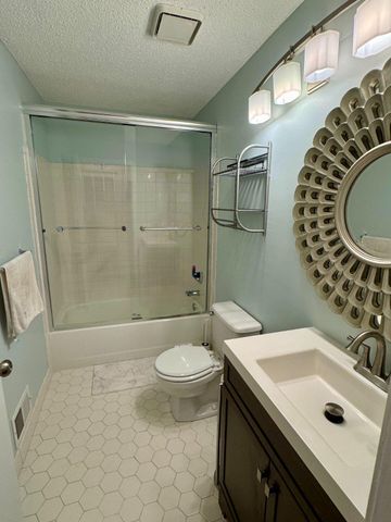 48 CHAMBERLIN CT, Lawrence Township, NJ 08648