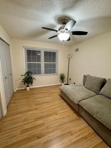 48 CHAMBERLIN CT, Lawrence Township, NJ 08648