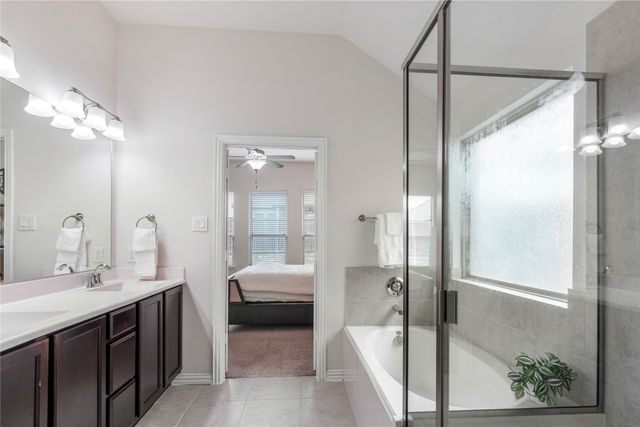 816 Skytop Drive, Fort Worth, TX 76052