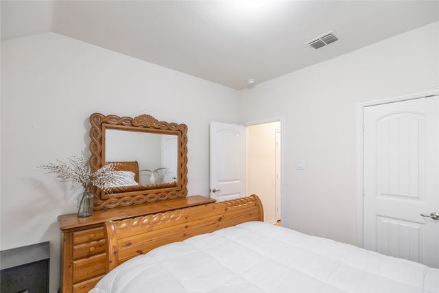 816 Skytop Drive, Fort Worth, TX 76052