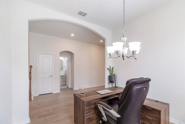 816 Skytop Drive, Fort Worth, TX 76052