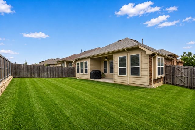 816 Skytop Drive, Fort Worth, TX 76052