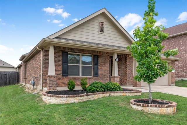 816 Skytop Drive, Fort Worth, TX 76052