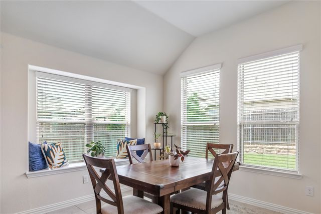 816 Skytop Drive, Fort Worth, TX 76052